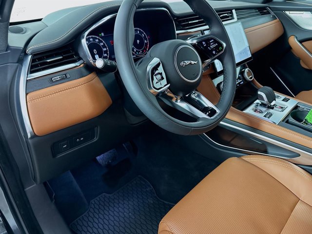 New 2026 Jaguar F-PACE R-Dynamic S image 9