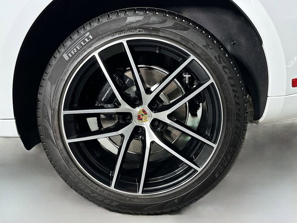 New 2025 Porsche Macan AWD/4WD image 33