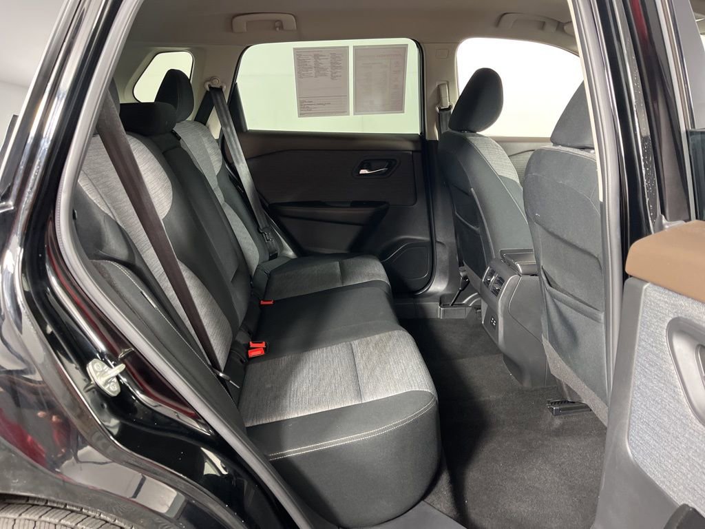 Used 2021 Nissan Rogue SV image 8