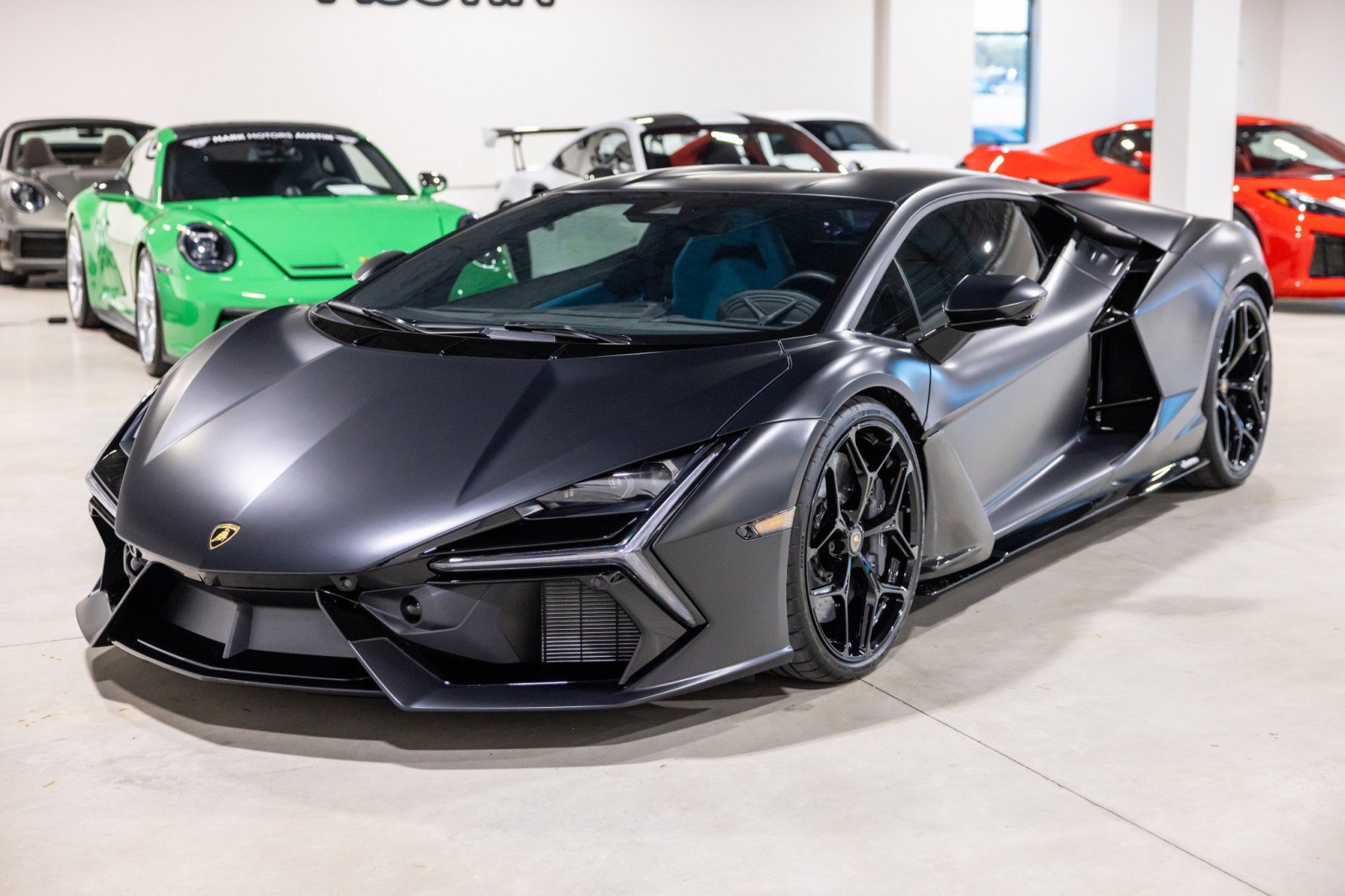 Used 2025 Lamborghini Revuelto image 12