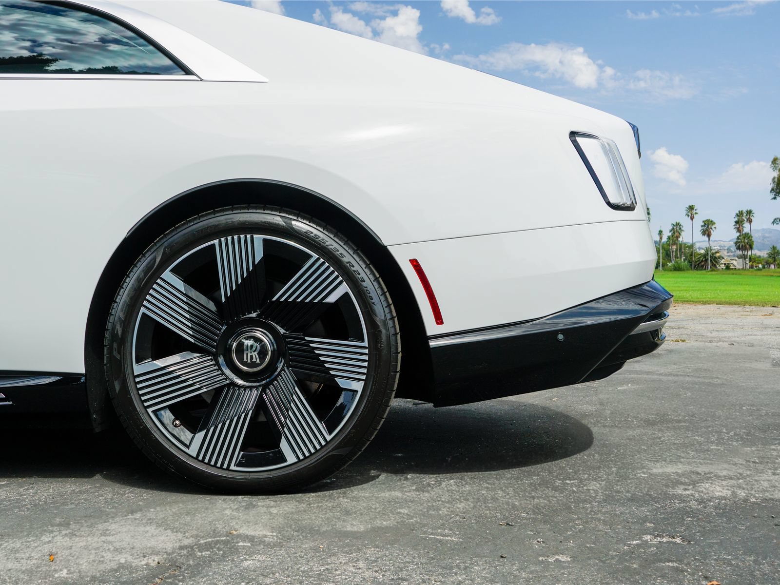Certified 2024 Rolls-Royce Spectre w/ Spectre Launch Package AWD/4WD image 4