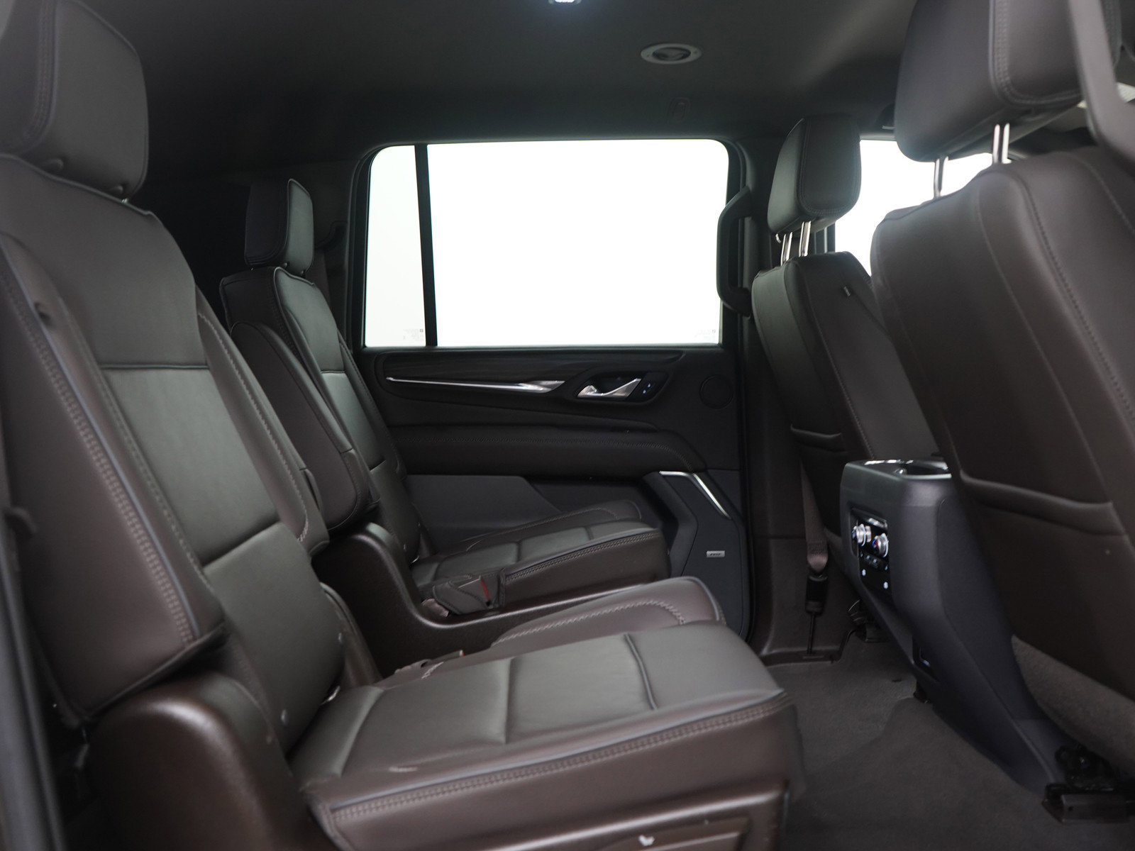 Used 2021 GMC Yukon XL Denali image 12