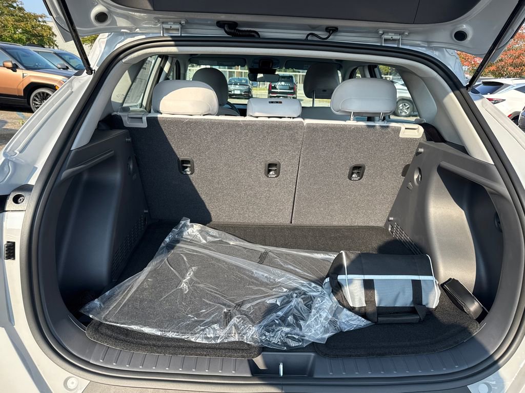 New 2026 Hyundai Kona SE image 14