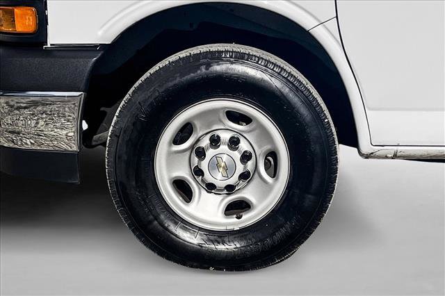 Used 2022 Chevrolet Express 2500 w/ Driver Convenience Package image 23