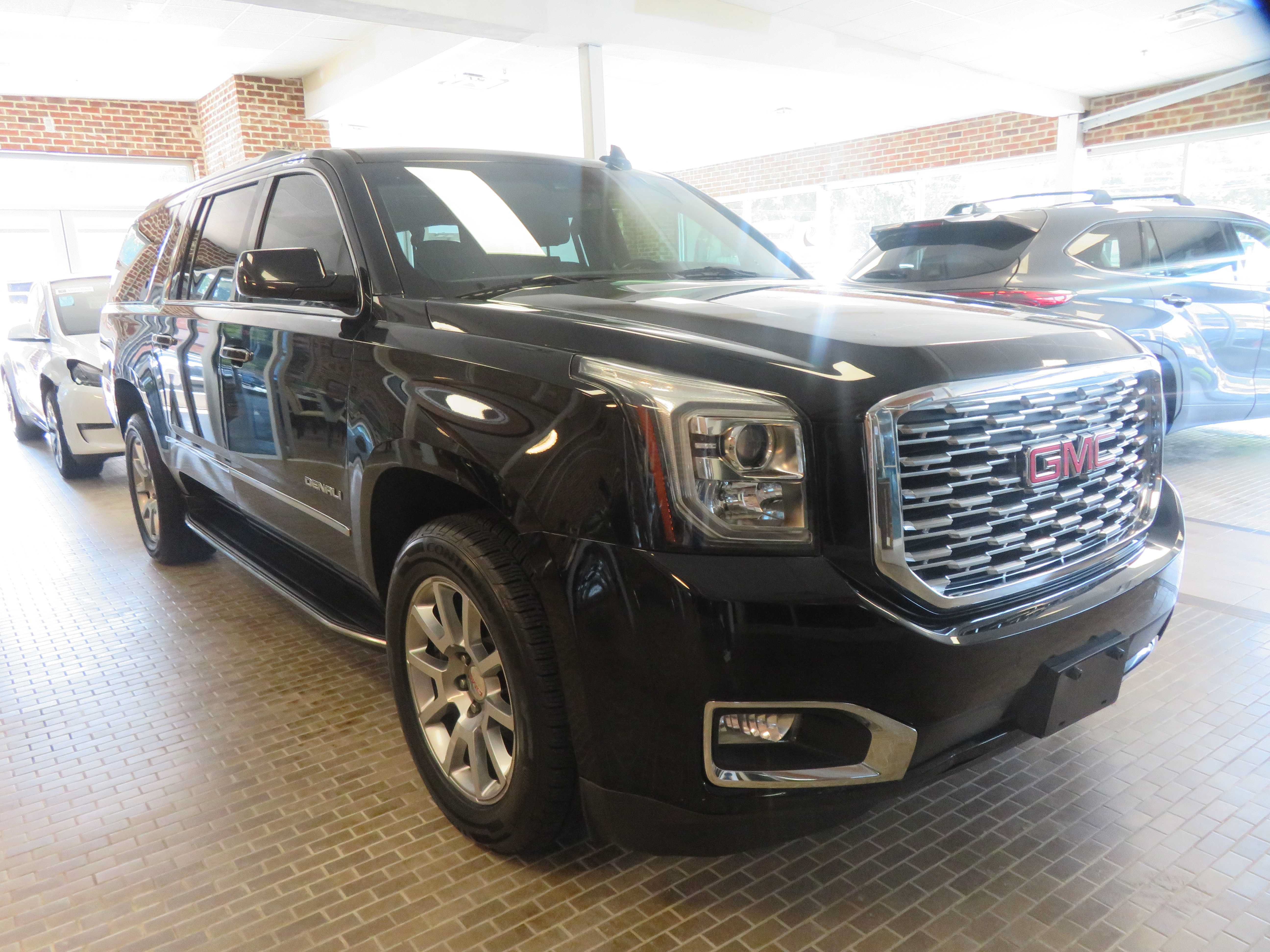 Used 2019 GMC Yukon XL Denali AWD/4WD image 3