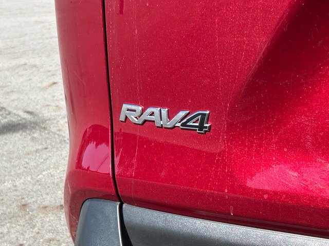 Used 2019 Toyota RAV4 XLE w/ All Weather Liner Package AWD/4WD image 12