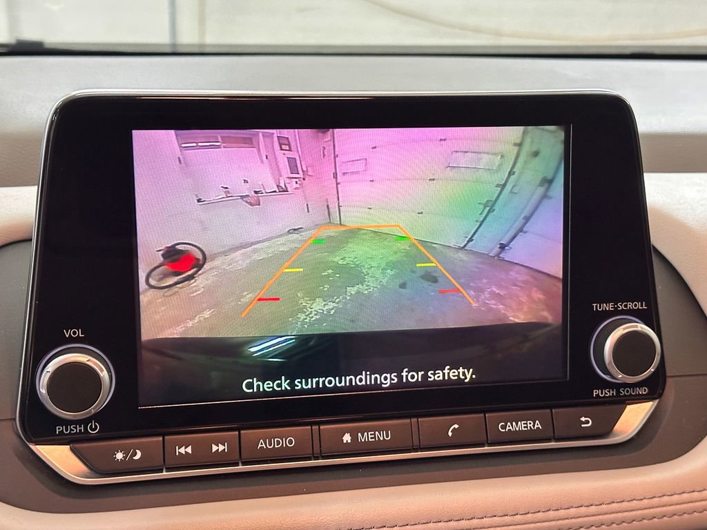 Used 2025 Nissan Rogue SV image 14