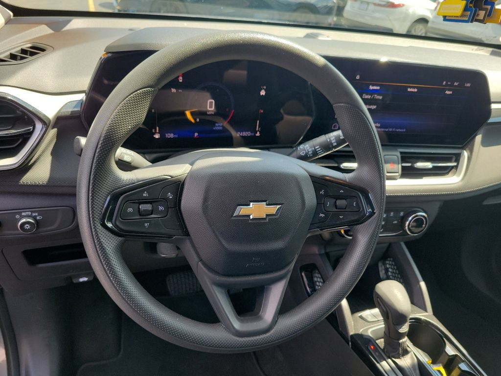 Used 2025 Chevrolet TrailBlazer LS w/ LS Confidence Package FWD image 26