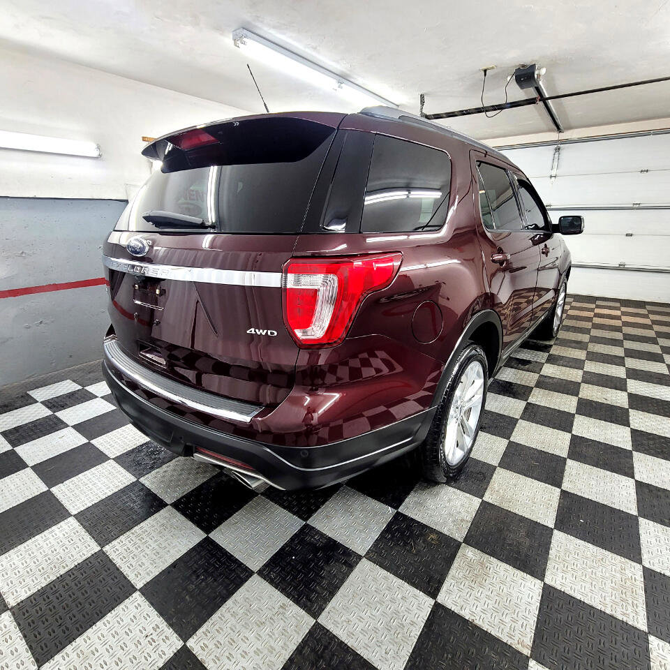 Used 2018 Ford Explorer XLT w/ Equipment Group 202A image 5