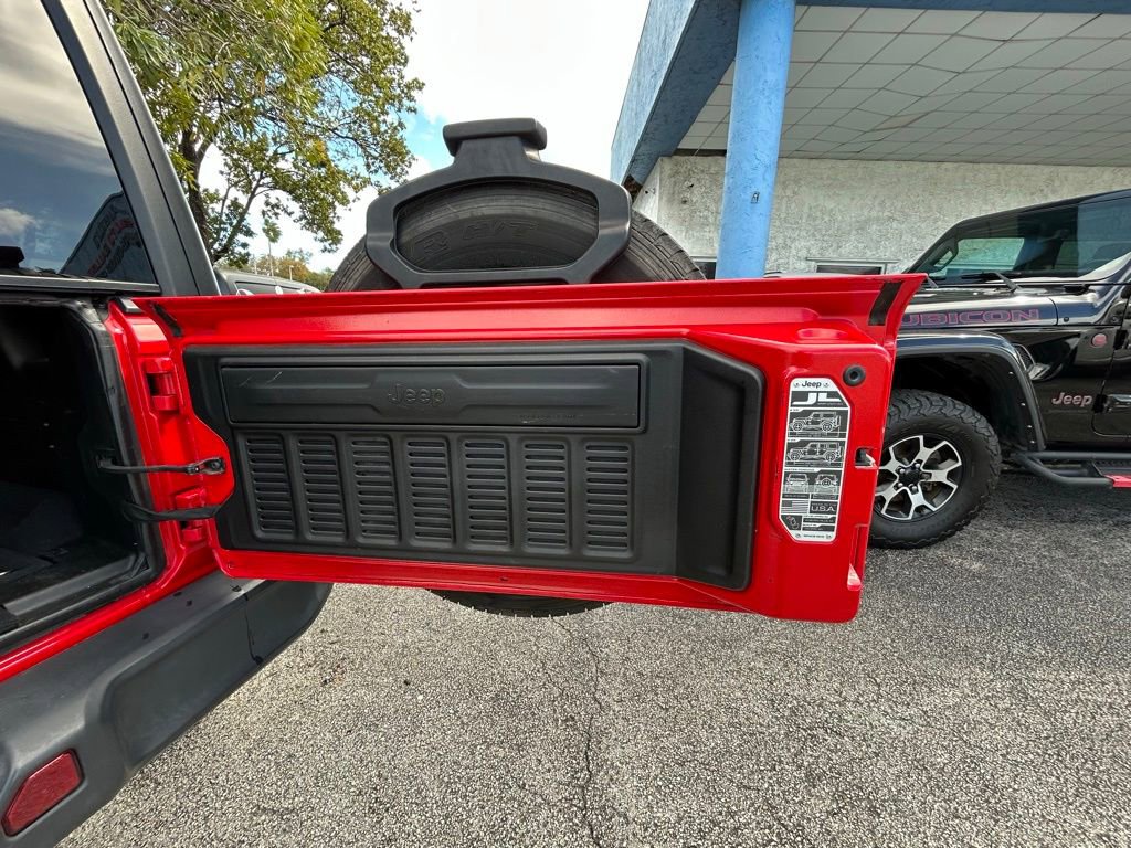 Used 2021 Jeep Wrangler Unlimited Sahara image 39