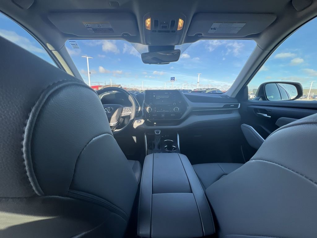 Used 2021 Toyota Highlander XLE image 21