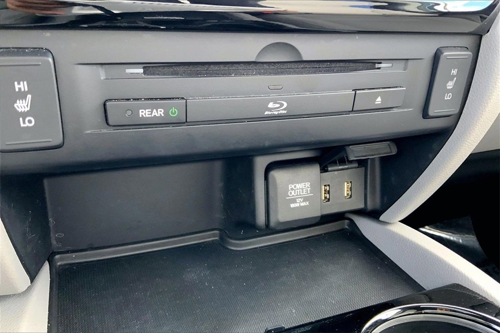 Used 2017 Honda Pilot Touring image 17