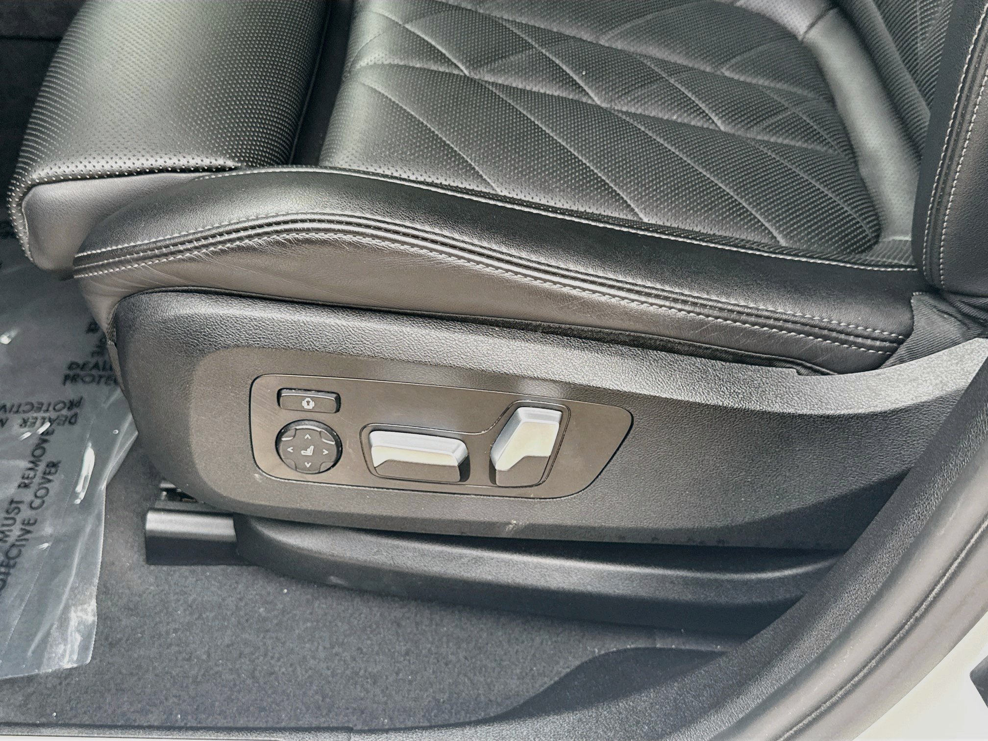Used 2023 BMW X6 xDrive40i w/ M Sport Package AWD/4WD image 16