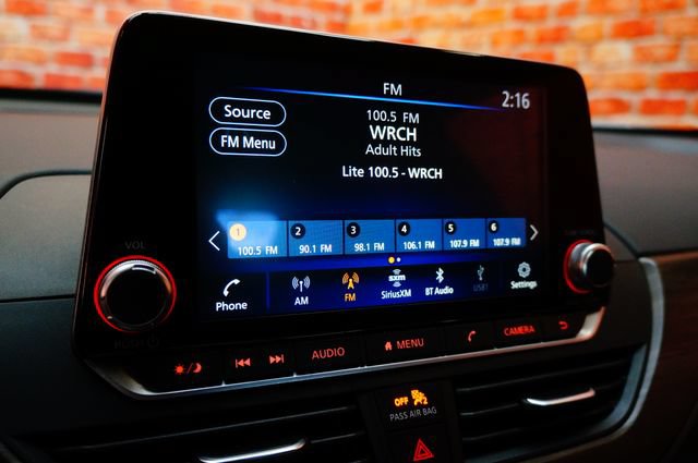 Certified 2025 Nissan Altima 2.5 SV FWD image 18