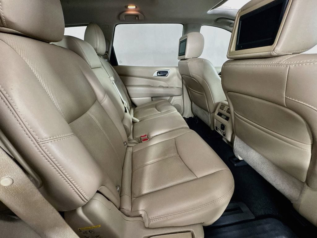 Used 2016 Nissan Pathfinder Platinum w/ Family Entertainment Package FWD image 39