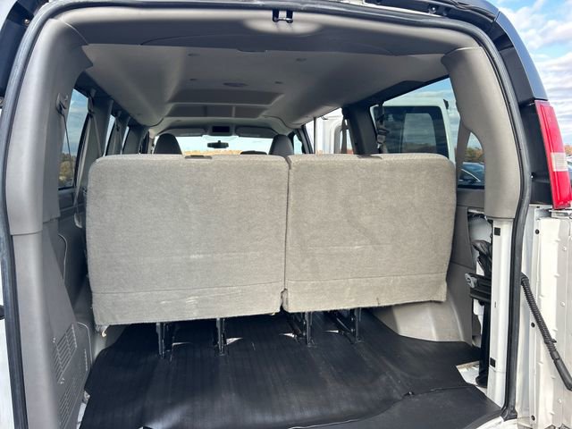 Used 2017 GMC Savana 2500 LS image 30