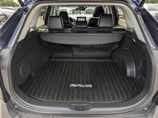 Used 2022 Toyota RAV4 Limited AWD/4WD image 29