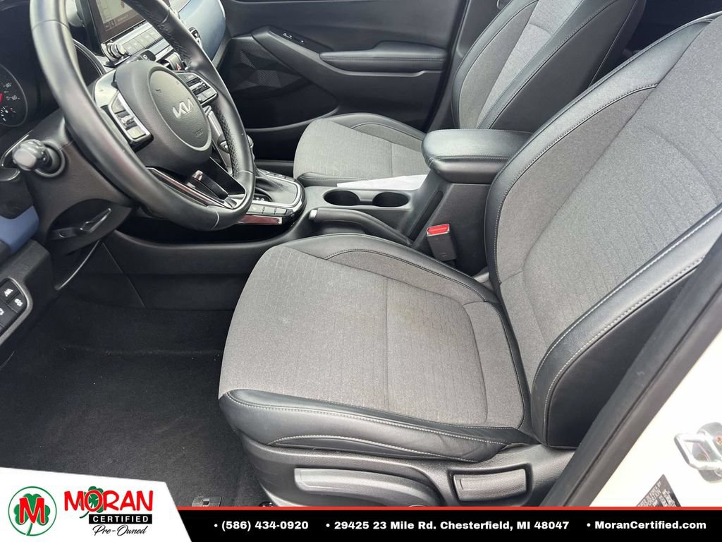 Used 2023 Kia Seltos S w/ Navigation Package AWD/4WD image 17