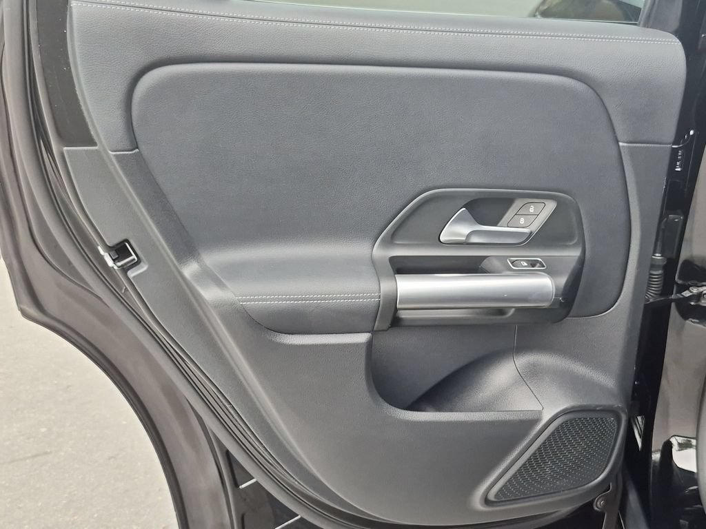 Used 2025 Mercedes-Benz GLA 250 image 27