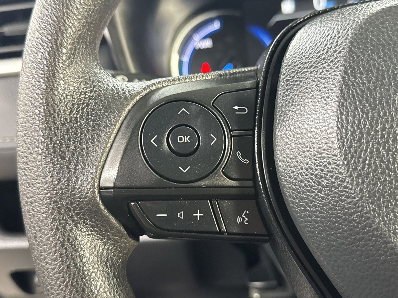 Used 2025 Toyota RAV4 LE AWD/4WD image 45
