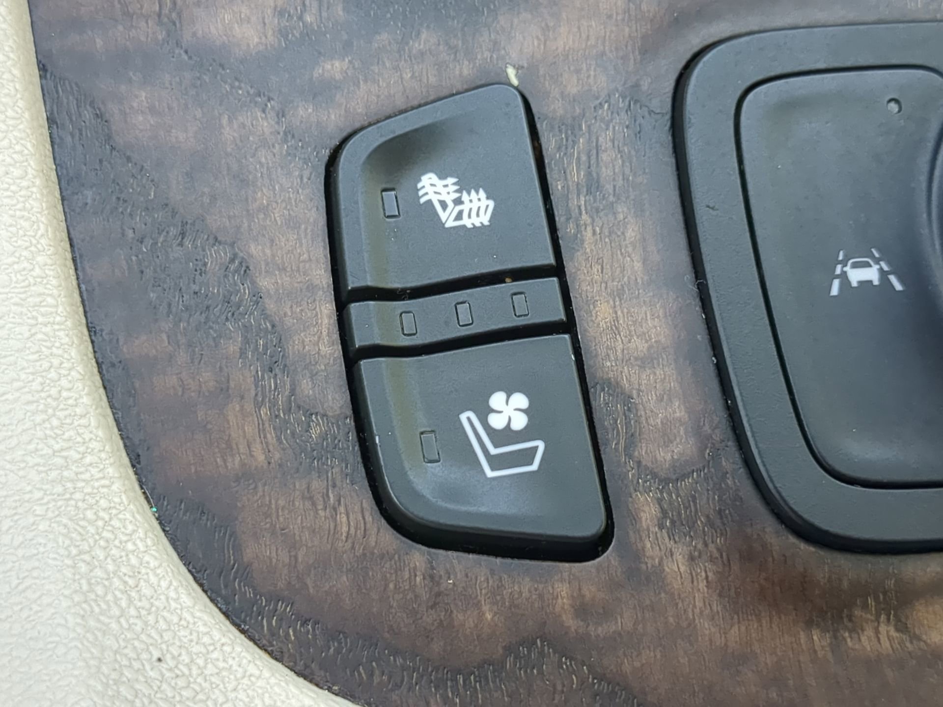 Used 2020 GMC Acadia Denali image 54