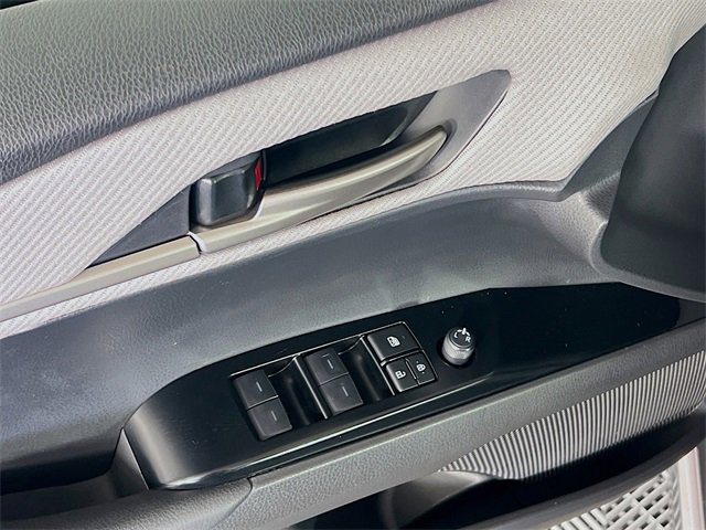Used 2025 Toyota Camry SE image 11