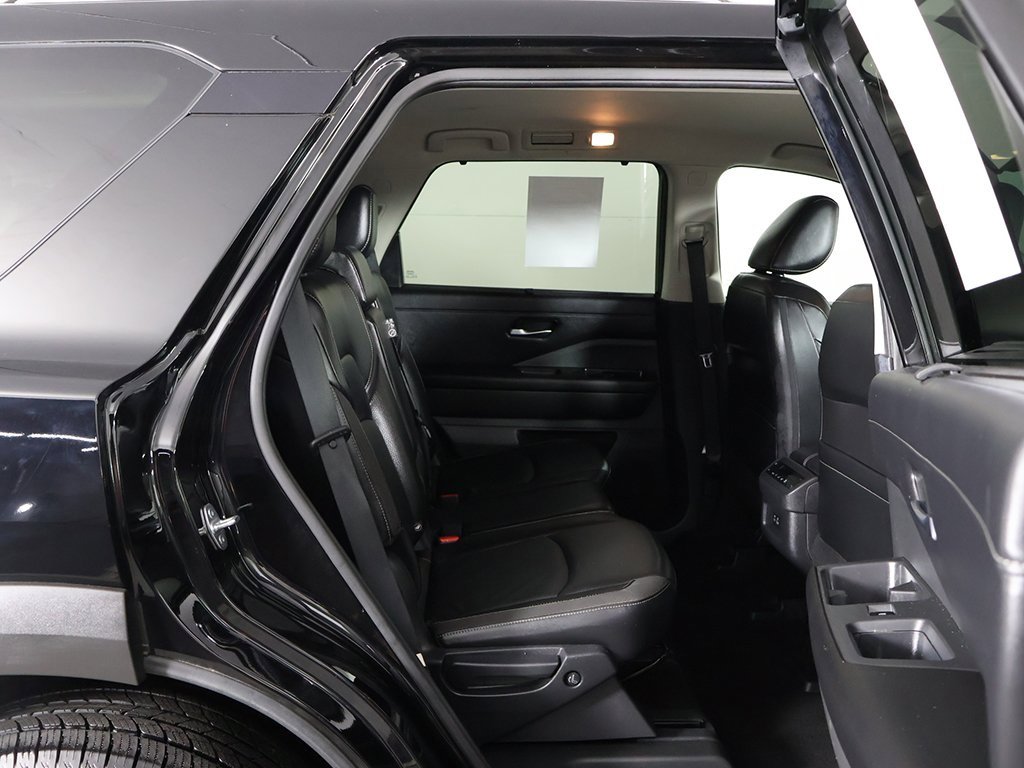 Used 2023 Nissan Pathfinder SL image 31