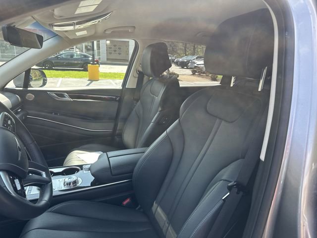 Used 2025 Genesis GV80 2.5T Standard AWD/4WD image 16