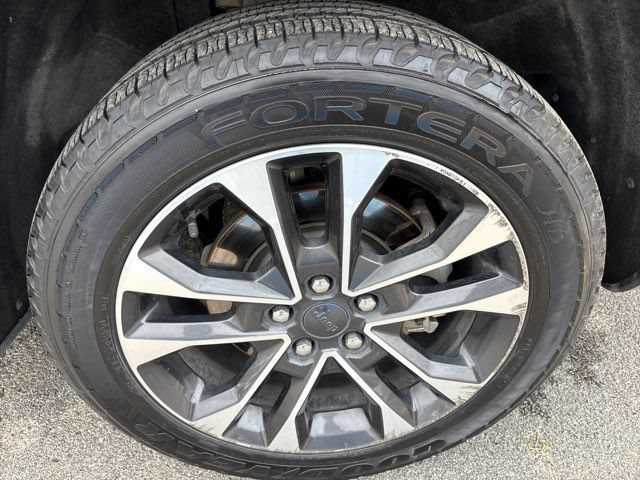 Used 2022 Jeep Grand Cherokee L Overland w/ Luxury Tech Group IV AWD/4WD image 9