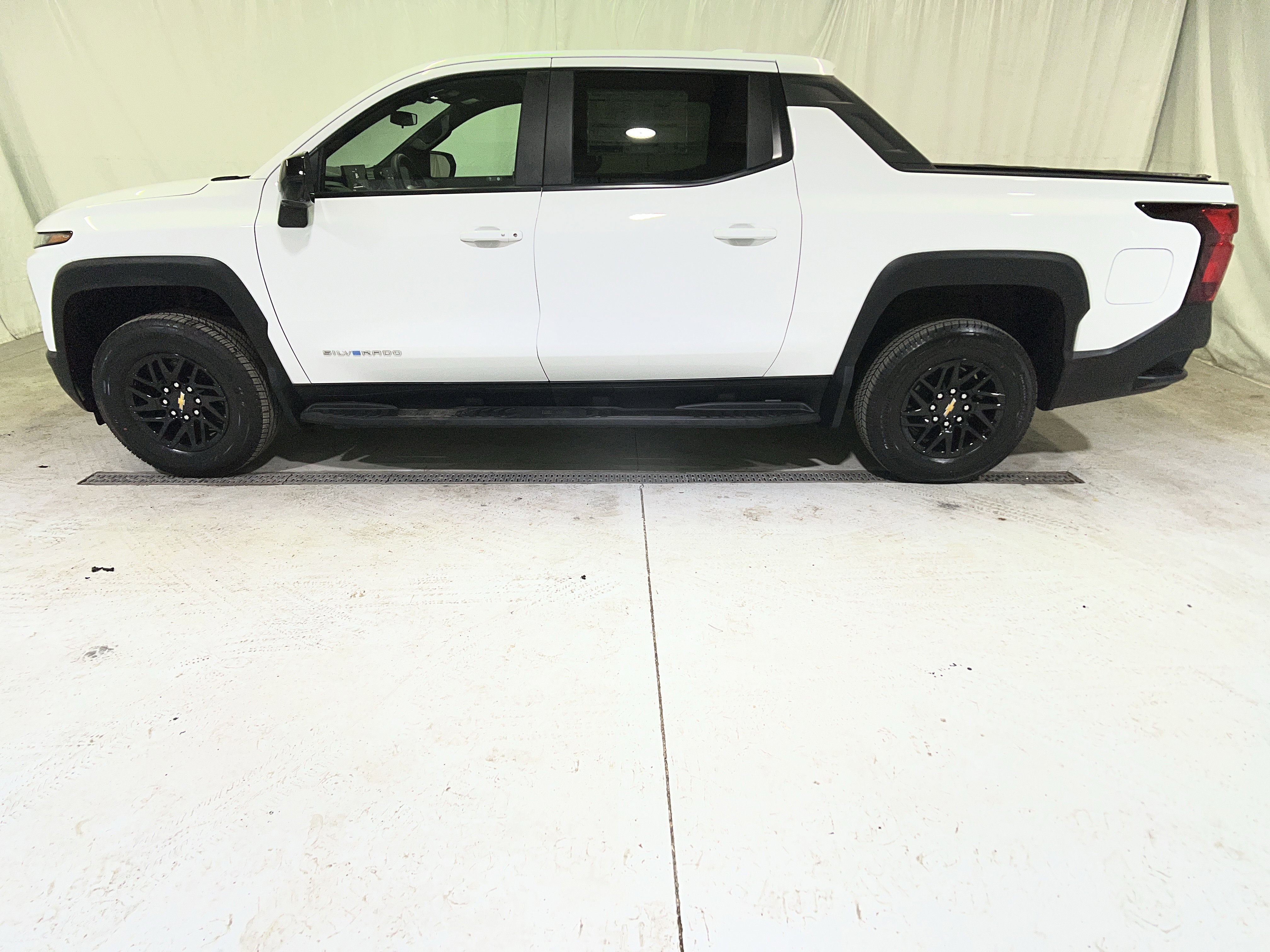 Certified 2024 Chevrolet Silverado EV W/T image 7