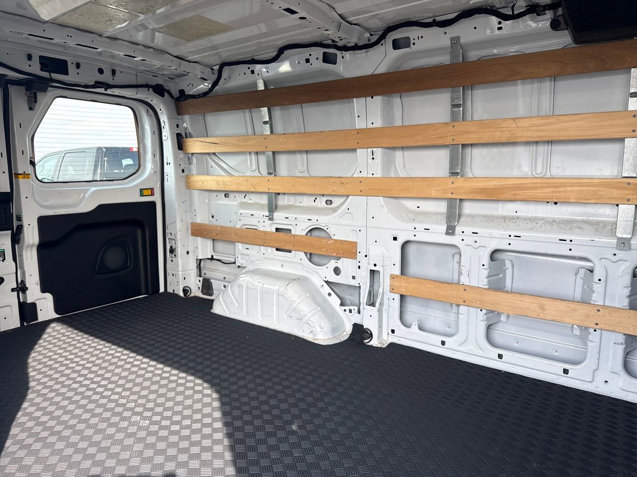 Used 2023 Ford Transit 250 Low Roof AWD w/ Exterior Upgrade Package image 10