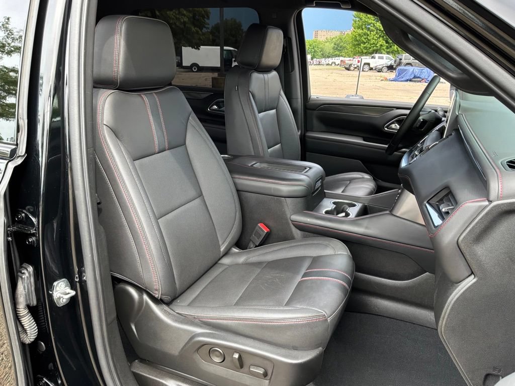 Used 2023 Chevrolet Suburban RST AWD/4WD image 35