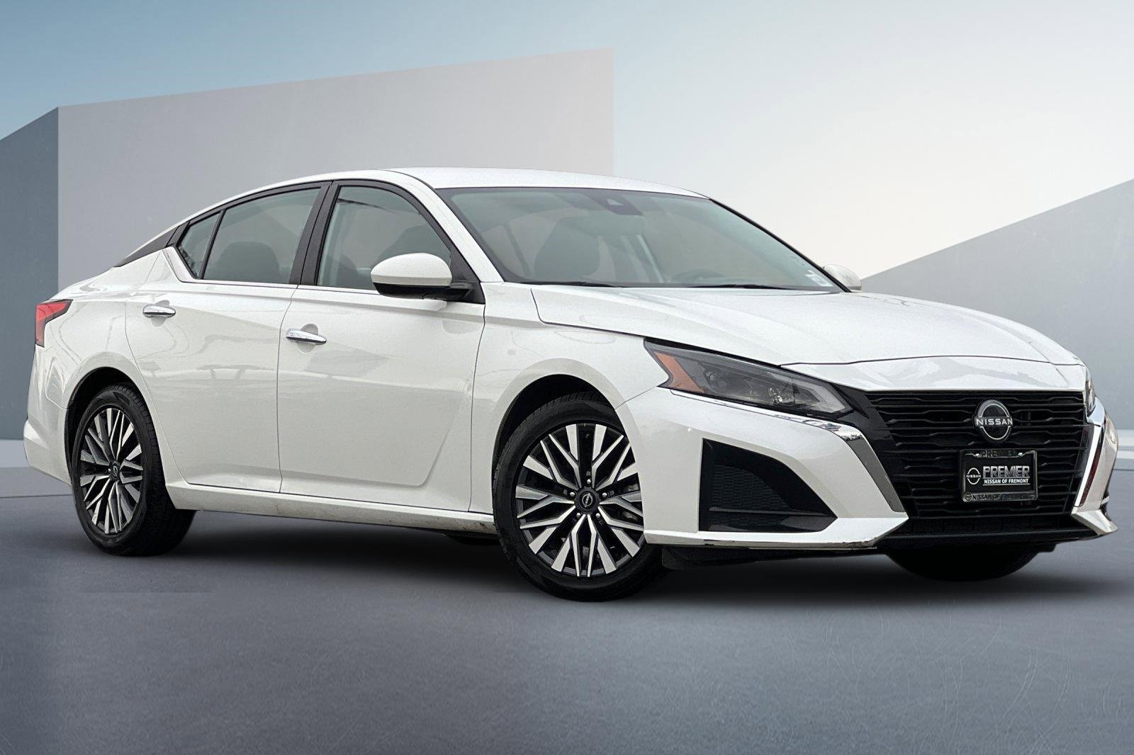 Certified 2023 Nissan Altima 2.5 SV image 2