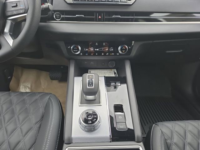 New 2026 Nissan Rogue Platinum AWD/4WD image 3
