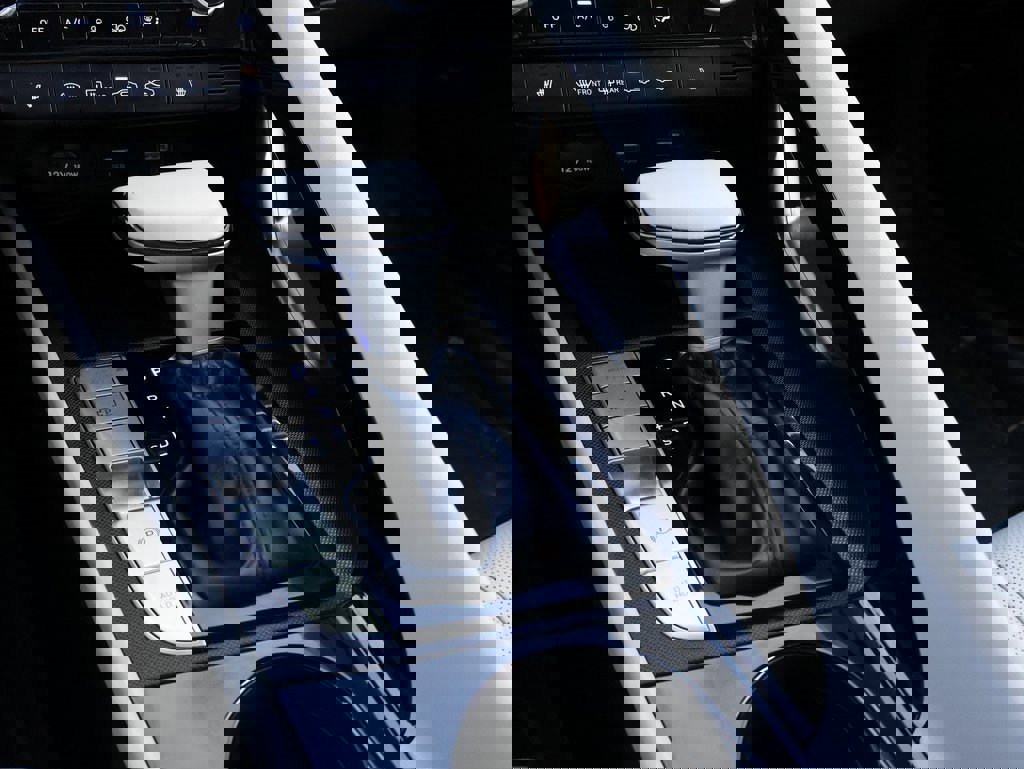 Certified 2022 Hyundai Elantra Limited image 39