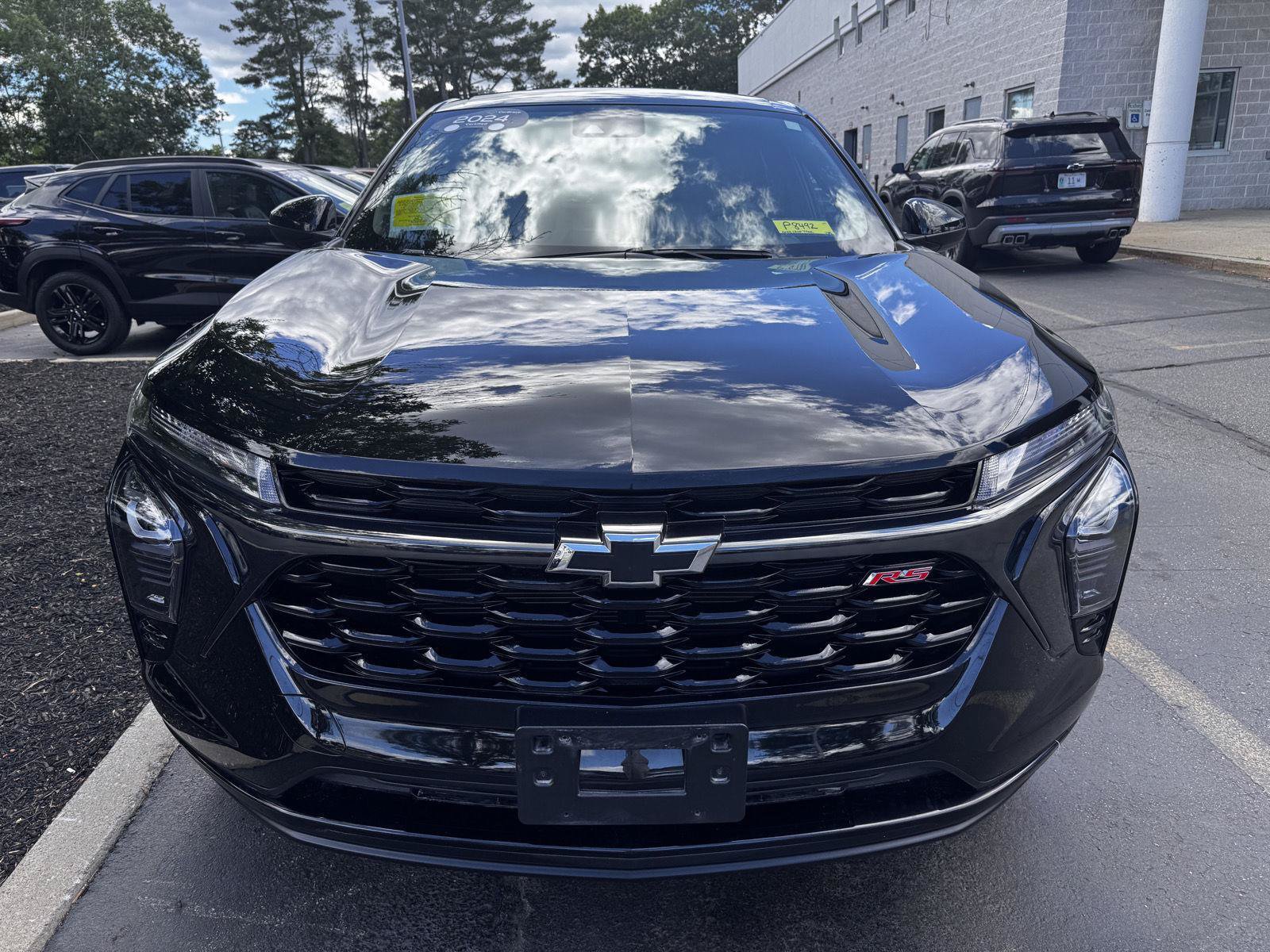 Certified 2024 Chevrolet Trax RS w/ Driver Confidence Package FWD image 2