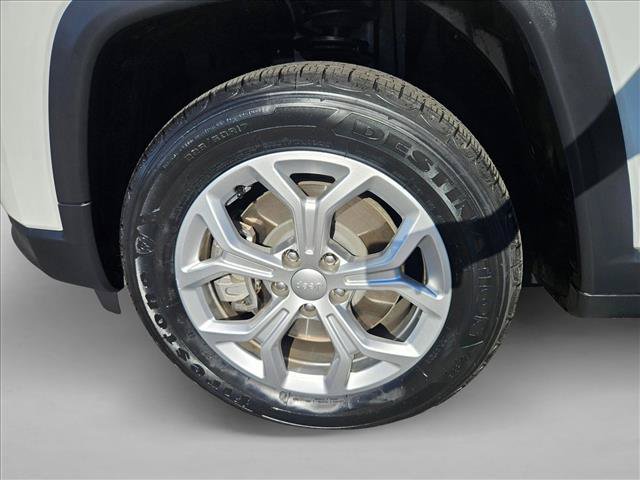 Used 2024 Jeep Compass Latitude AWD/4WD image 21