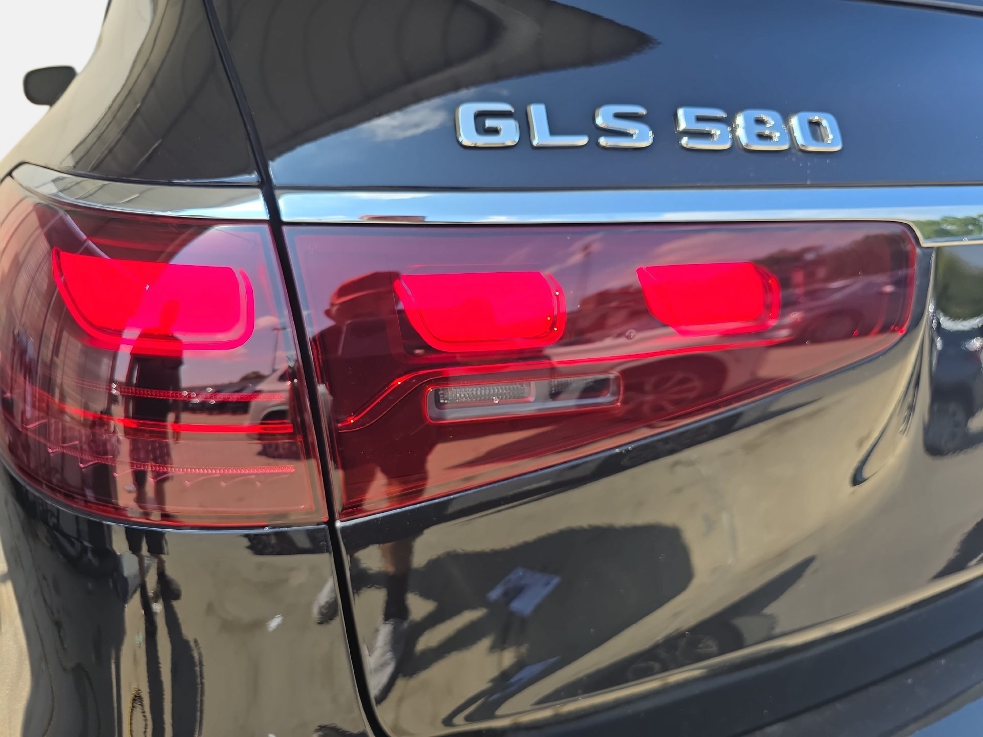 Used 2025 Mercedes-Benz GLS 580 4MATIC image 33