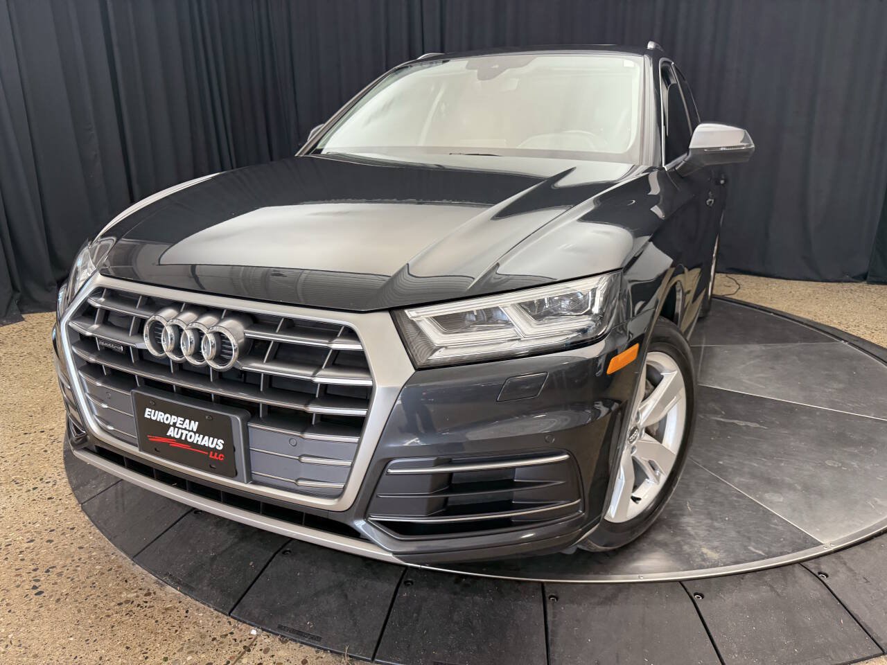 Used 2018 Audi Q5 2.0T Premium Plus w/ Premium Plus Package AWD/4WD image 3