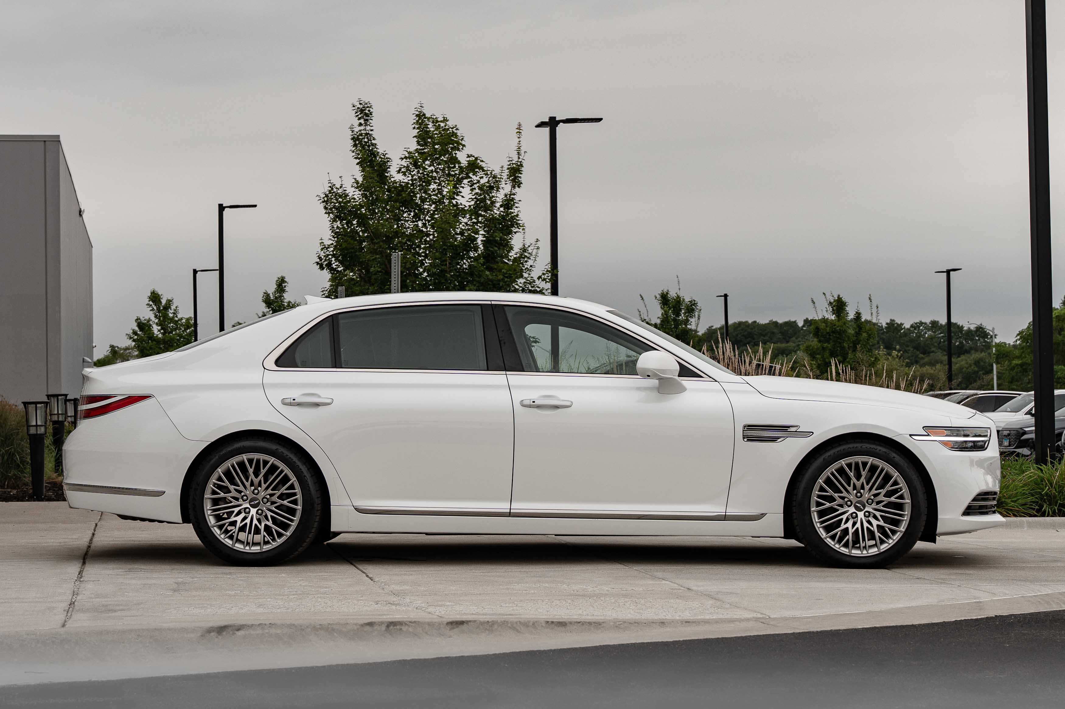 Used 2021 Genesis G90 3.3T Premium AWD/4WD image 3