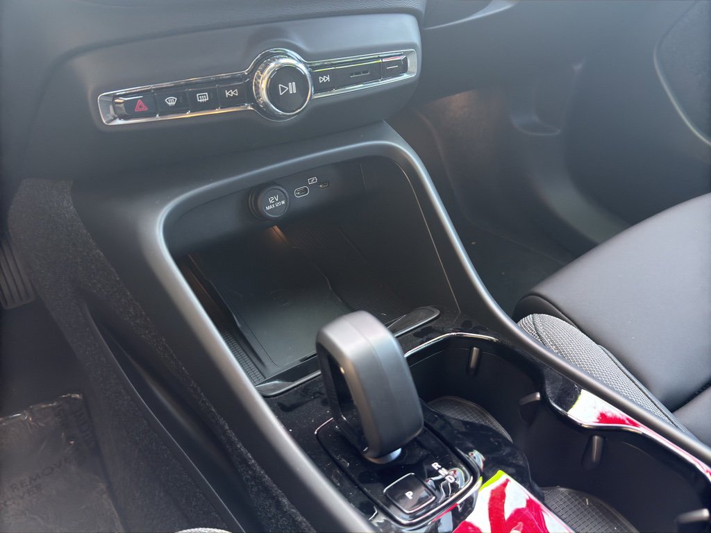 New 2025 Volvo EX40 Core w/ Climate Package AWD/4WD image 17