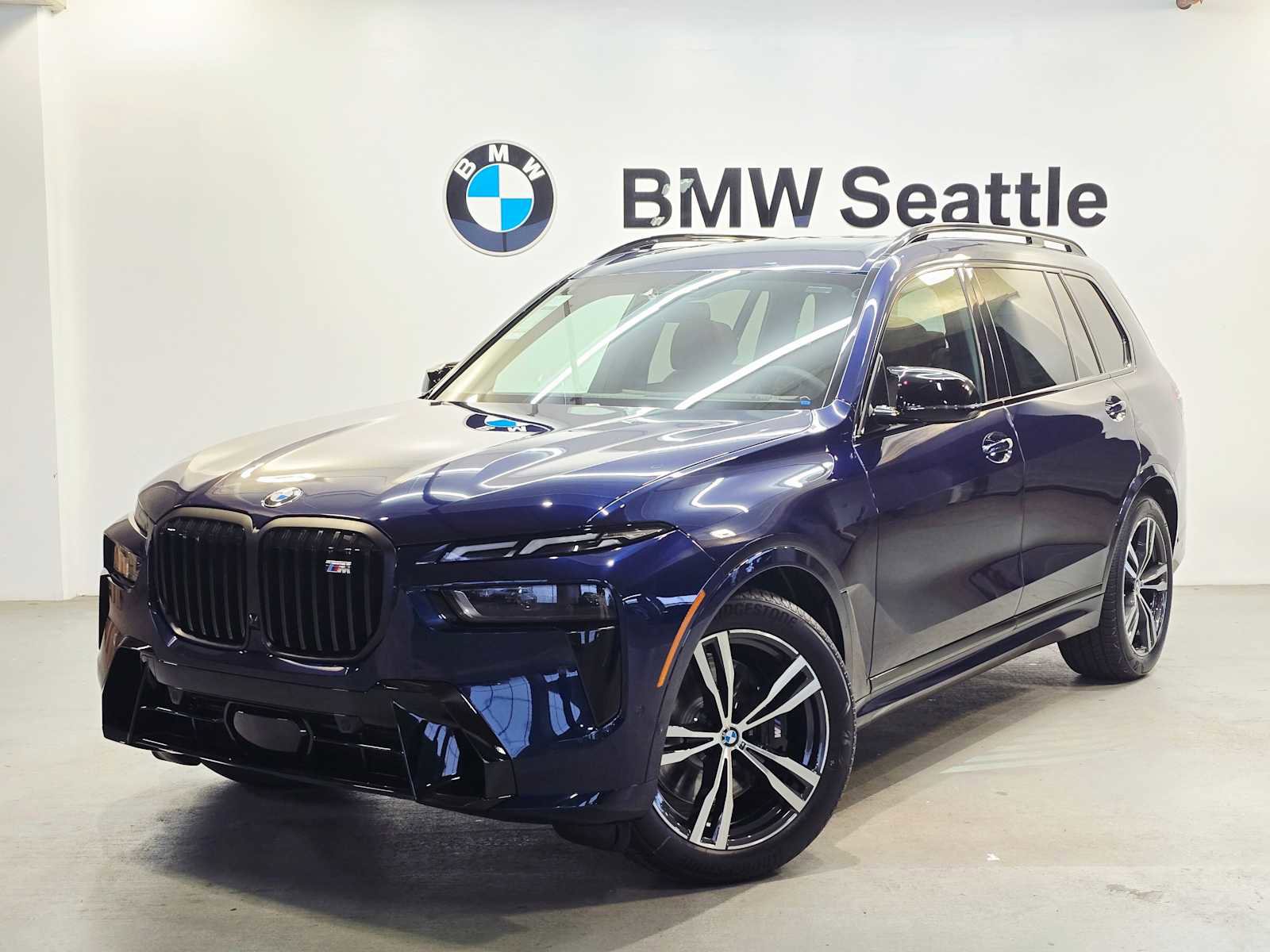 New 2026 BMW X7 M60i image 1