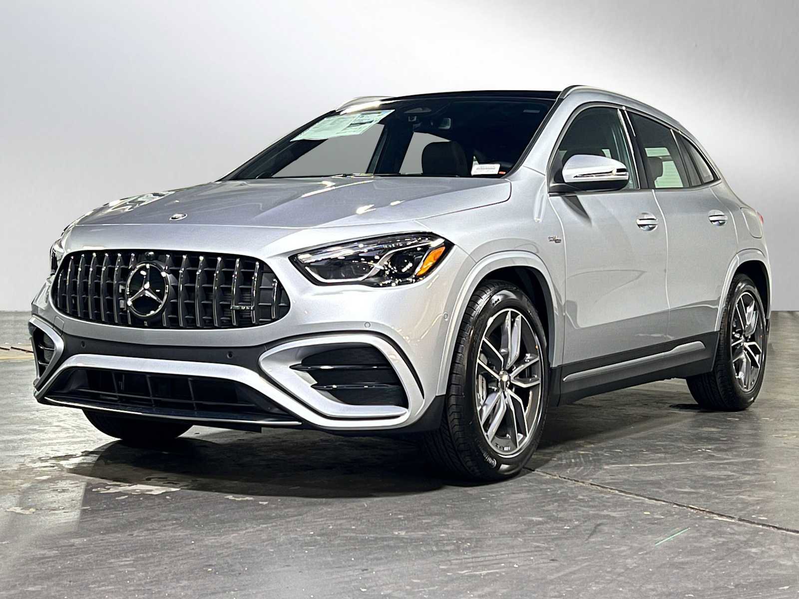 New 2026 Mercedes-Benz GLA 35 AMG 4MATIC image 7