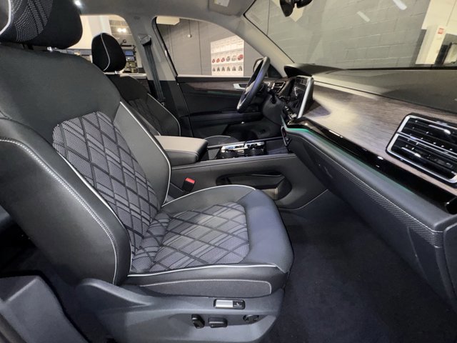 New 2026 Volkswagen Atlas SEL Premium R-Line image 9