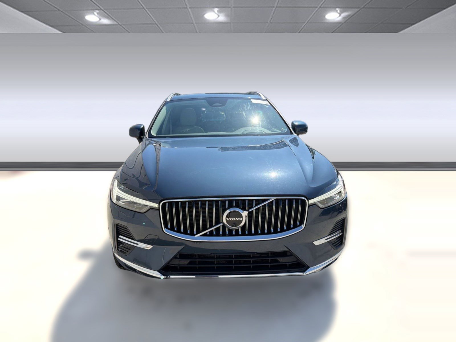 Used 2023 Volvo XC60 B5 Ultimate w/ Climate Package FWD image 6