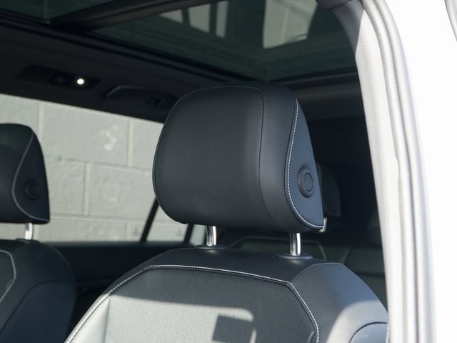 Certified 2024 Volkswagen Tiguan SE R-Line image 19