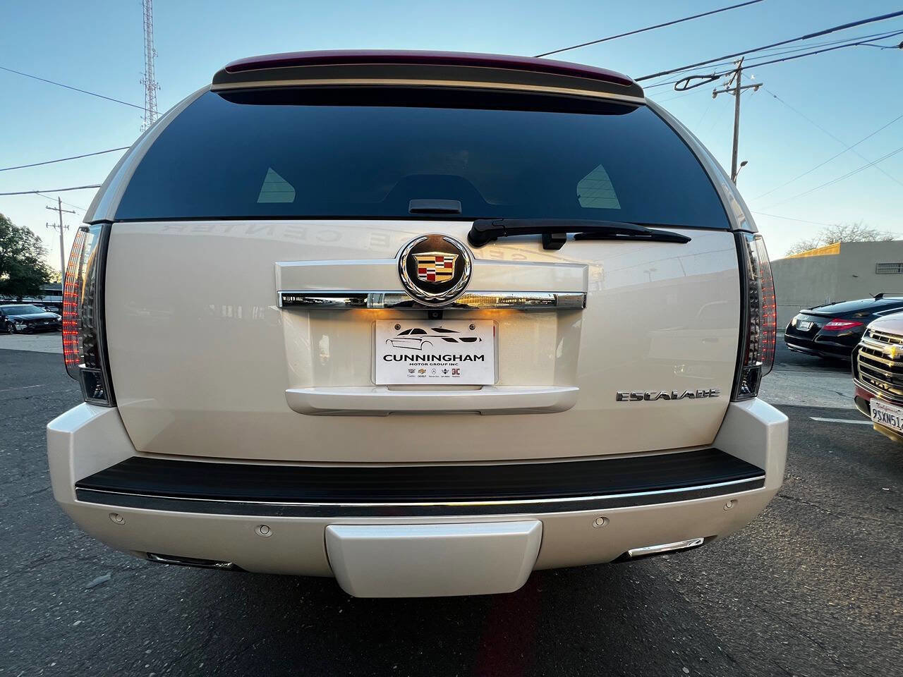 Used 2014 Cadillac Escalade Premium image 7