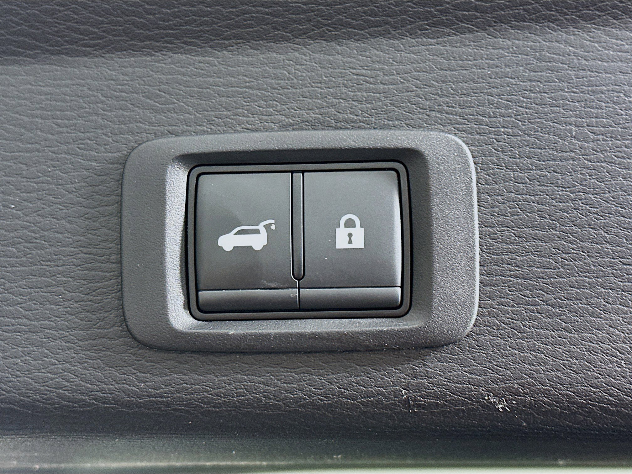 Used 2024 Mitsubishi Outlander SE image 32