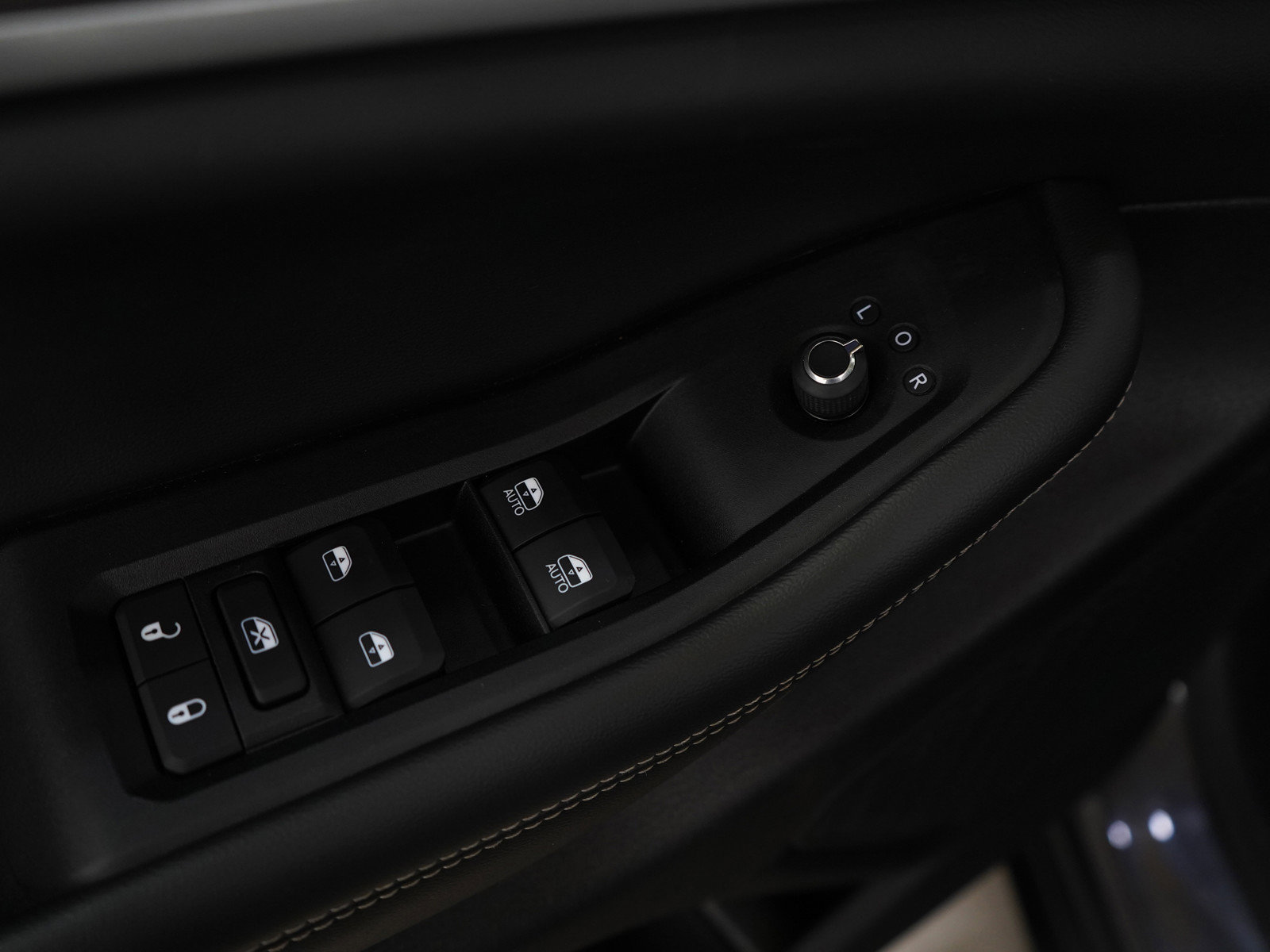 Used 2023 Jeep Grand Cherokee L Limited w/ Luxury Tech Group II image 23