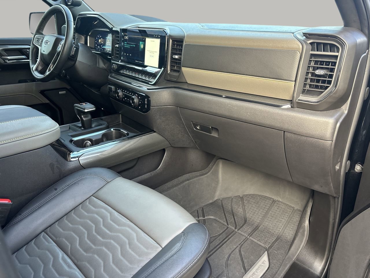 Used 2024 Chevrolet Silverado 1500 ZR2 w/ Technology Package image 6